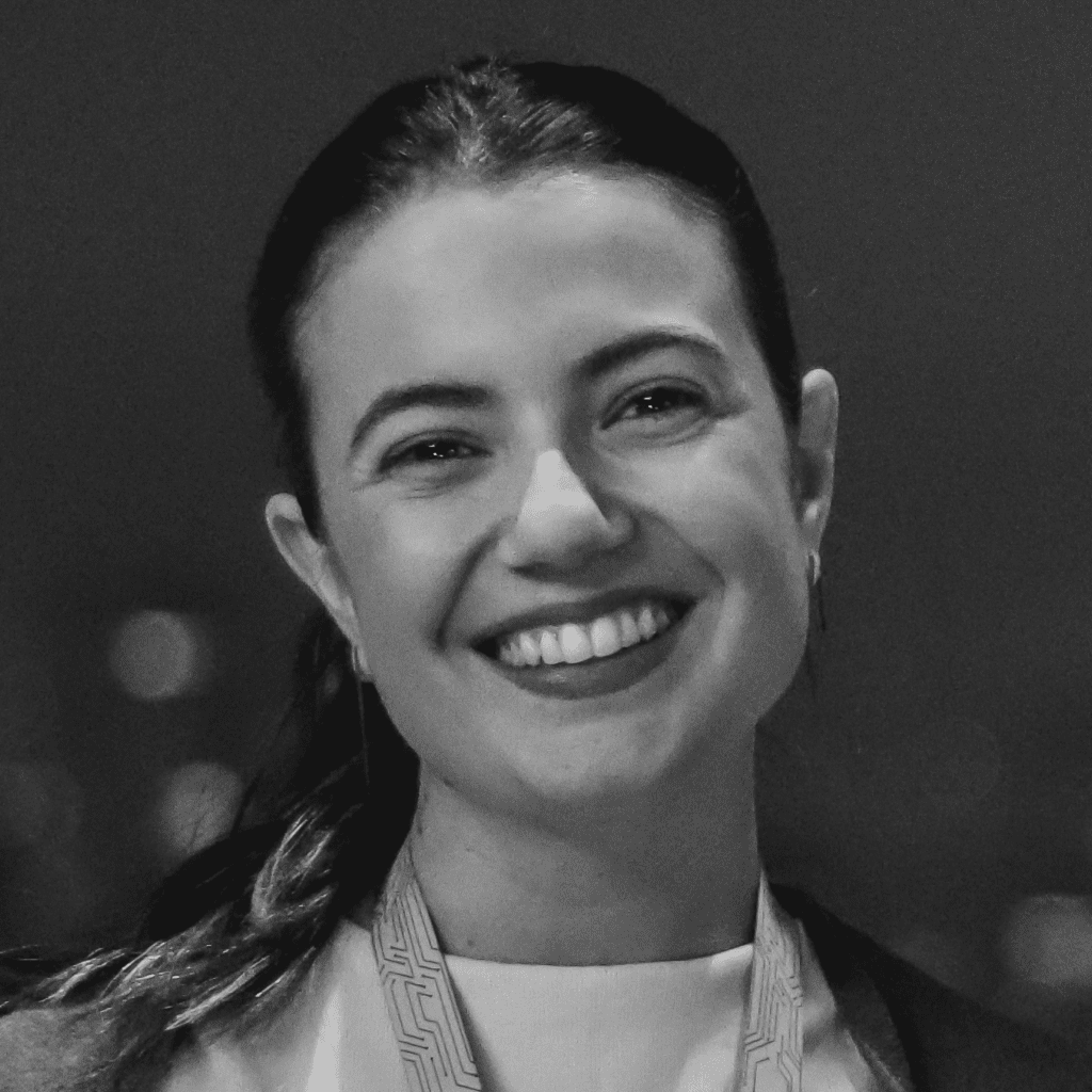 Foto perfil de Luísa Godinho sorrindo